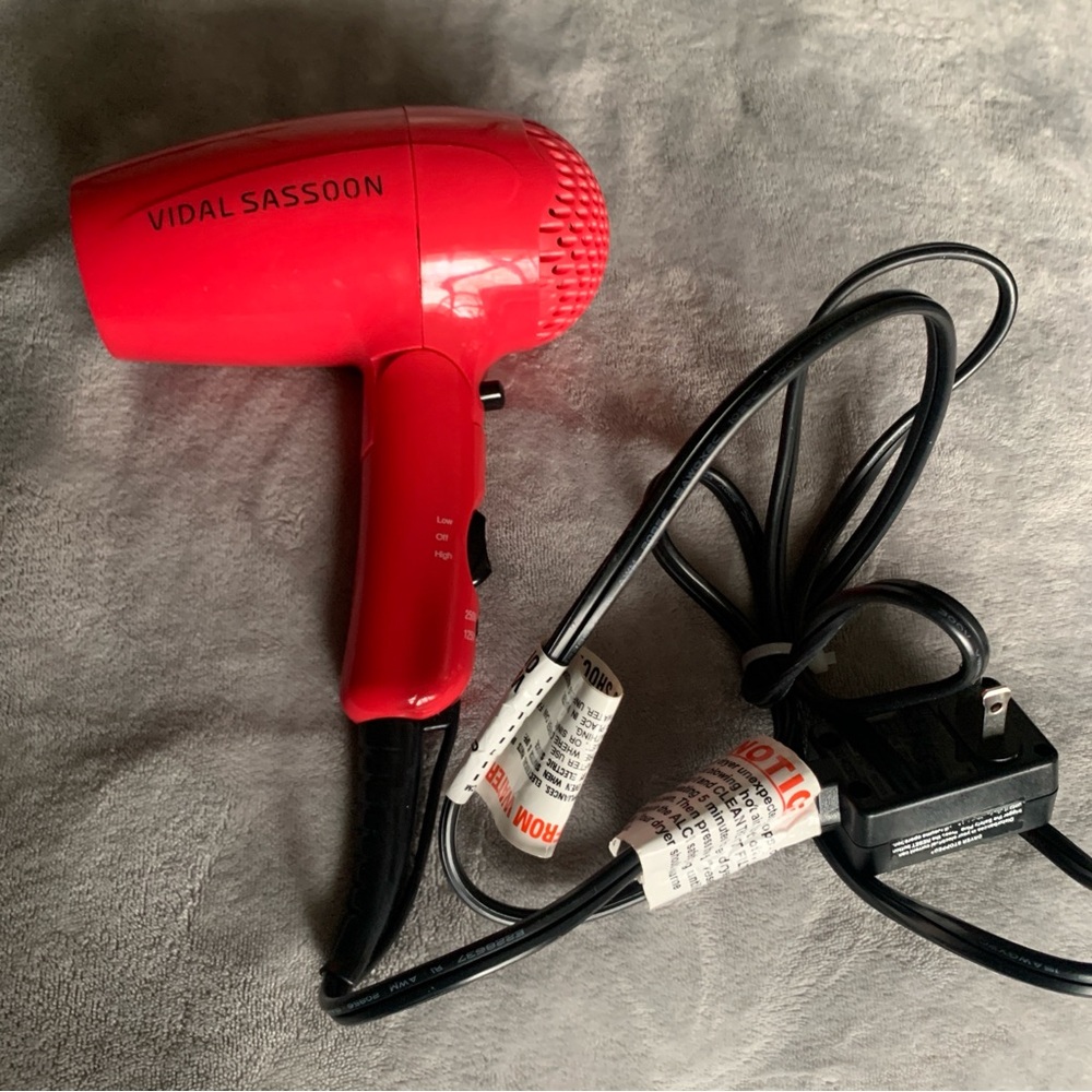 Vidal Sassoon Red/pink Hair Dryer small tiny hair dryer - Picture 3 of 8